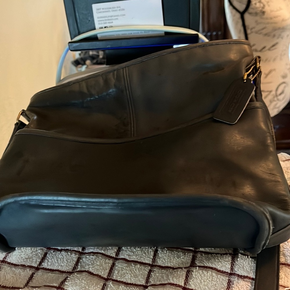 Coach vintage hobo leather bag good shape no tears
